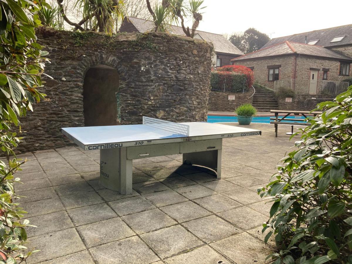 Hollyhocks Home- 2 Bedroomed Ground Floor Sleeps 5 *